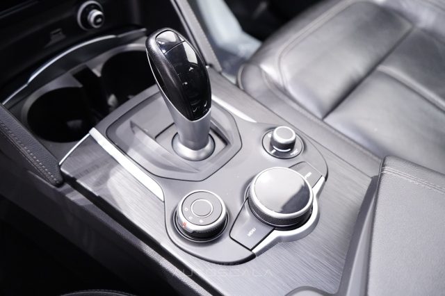 ALFA ROMEO Stelvio usata, con Servosterzo