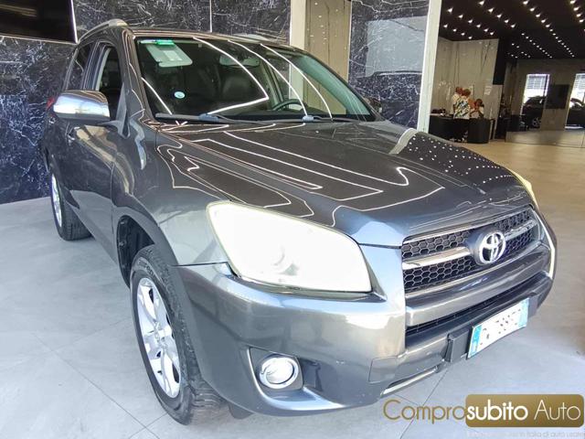 TOYOTA RAV 4 MY23 usata, con Airbag laterali