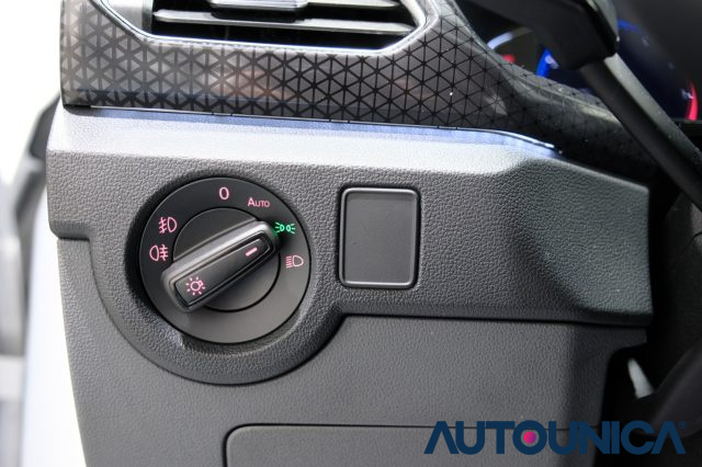 VOLKSWAGEN T-Cross usata, con Autoradio digitale