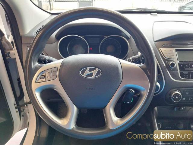 HYUNDAI iX35 usata 19