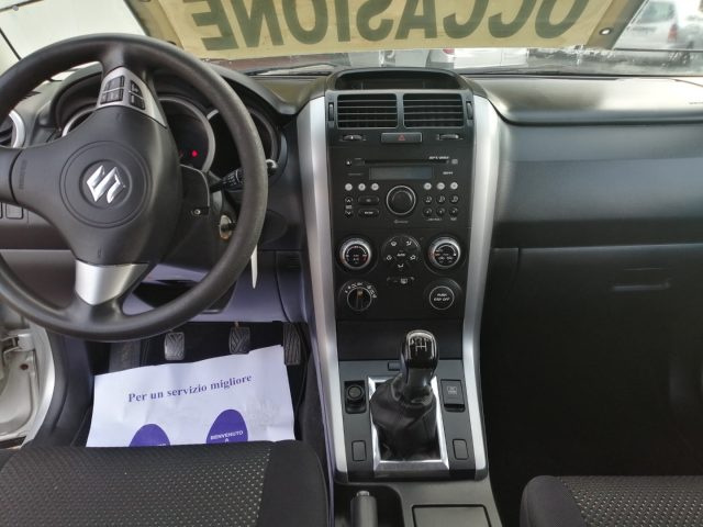 SUZUKI Grand Vitara usata, con Autoradio digitale
