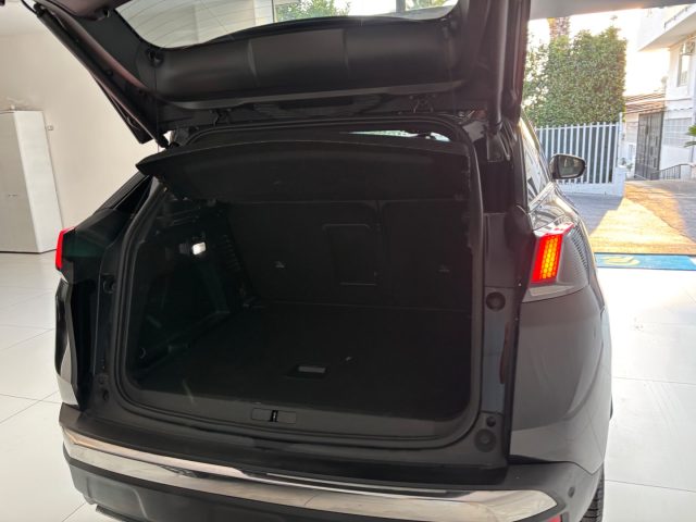 PEUGEOT 3008 usata, con Sistema di navigazione
