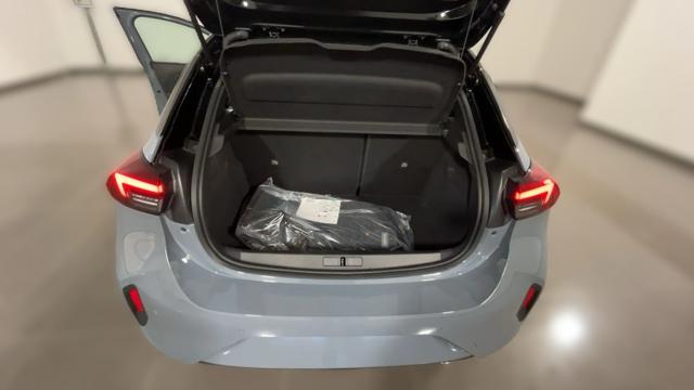 OPEL Corsa usata, con USB
