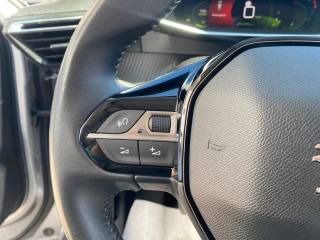 PEUGEOT 2008 usata, con Sistema di navigazione