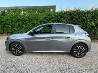 PEUGEOT 208 usata, con Autoradio