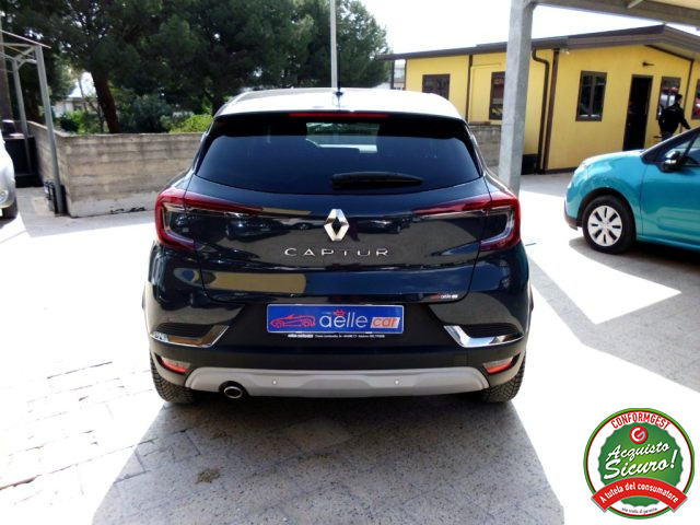 RENAULT Captur usata, con Autoradio