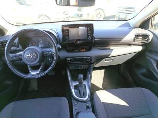 TOYOTA Yaris usata 9