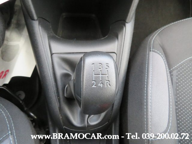 PEUGEOT 208 usata, con MP3