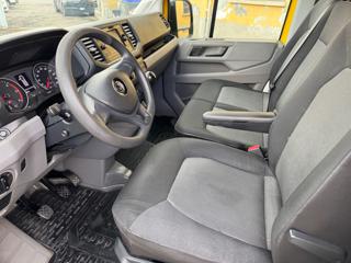 VOLKSWAGEN Crafter usata, con Airbag