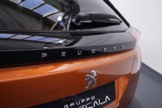 PEUGEOT 2008 usata, con Sensori di parcheggio posteriori