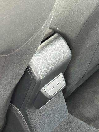 VOLKSWAGEN Taigo usata, con Autoradio digitale