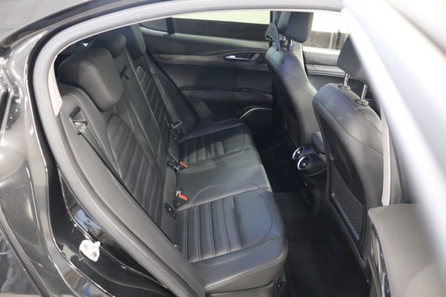 ALFA ROMEO Stelvio usata, con Controllo automatico clima
