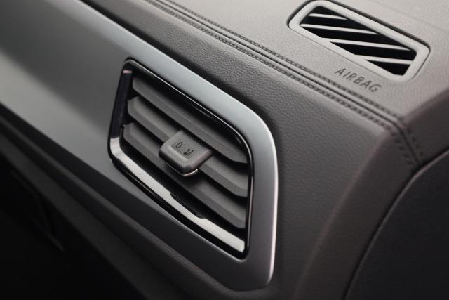VOLKSWAGEN T-Roc usata, con Climatizzatore automatico, 2 zone