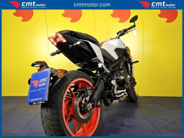 YAMAHA MT-09 usata 3