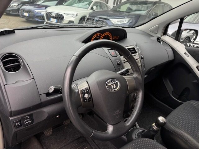 TOYOTA Yaris usata, con Servosterzo