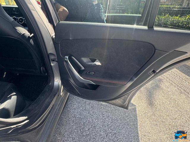 MERCEDES-BENZ A 180 usata, con Airbag testa