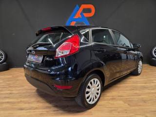 FORD Fiesta usata, con Autoradio