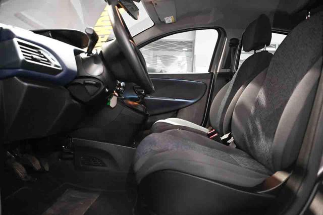 LANCIA Ypsilon usata, con USB
