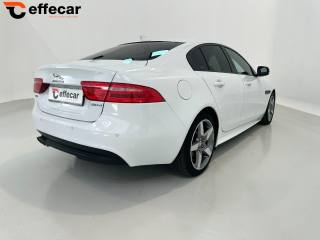 JAGUAR XE usata, con Autoradio