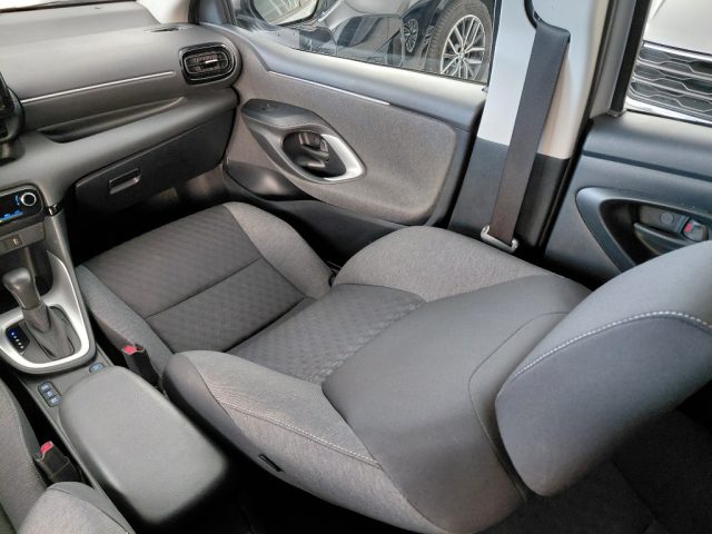 TOYOTA Yaris usata, con Fendinebbia