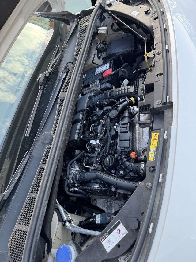 PEUGEOT Partner usata, con Specchietti laterali elettrici