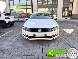 VOLKSWAGEN Passat Variant usata, con Airbag
