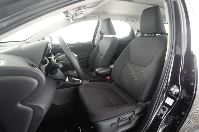 TOYOTA Yaris usata 2