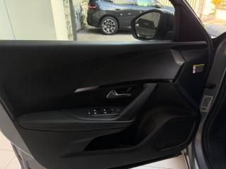 PEUGEOT 2008 usata, con Autoradio digitale