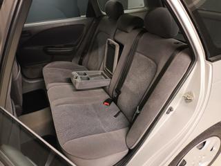 TOYOTA Avensis usata, con Autoradio