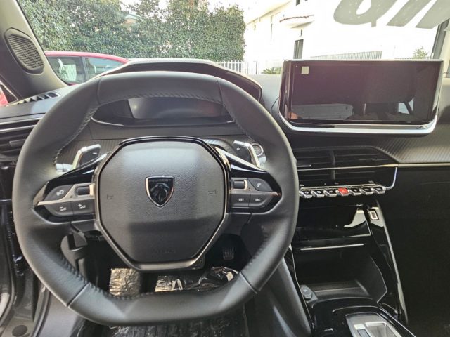 PEUGEOT 2008 usata, con Sistema di navigazione