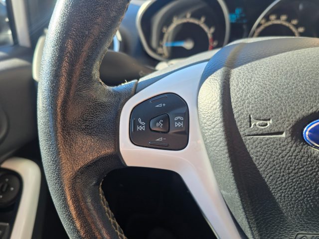 FORD Fiesta usata, con Specchietti laterali elettrici