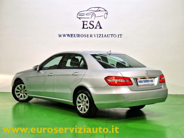 MERCEDES-BENZ E 220 usata, con Alzacristalli elettrici