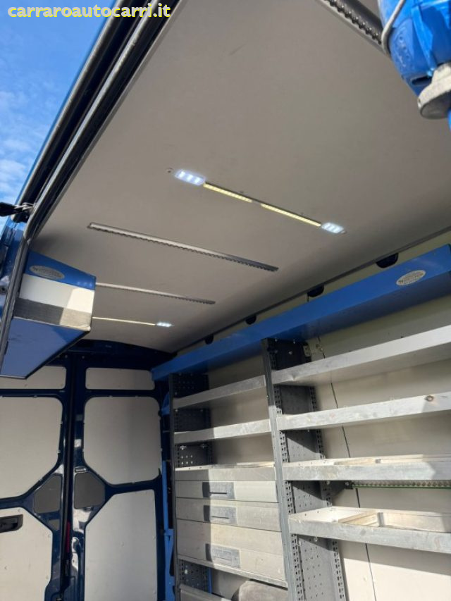 VOLKSWAGEN Crafter usata, con Sensori di parcheggio posteriori