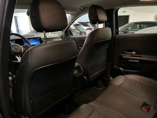 MERCEDES-BENZ GLA 180 usata, con Volante in pelle