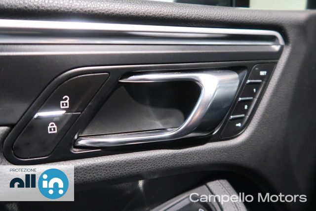 PORSCHE Macan usata 15