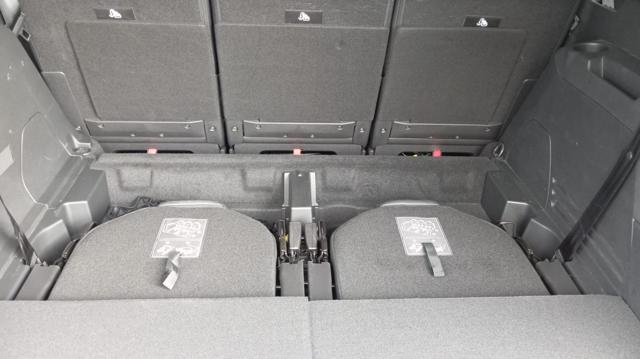 PEUGEOT 5008 usata, con USB