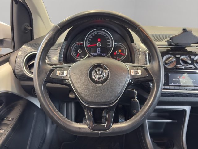 VOLKSWAGEN up! usata, con Fendinebbia