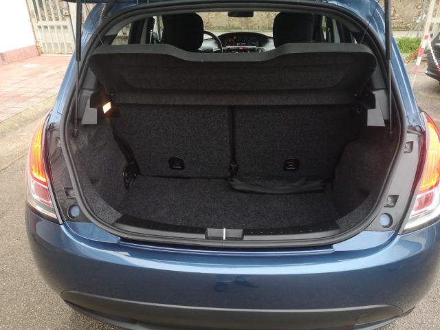 LANCIA Ypsilon usata, con ESP