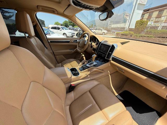 PORSCHE Cayenne usata, con Fari LED
