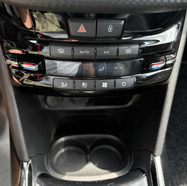 PEUGEOT 2008 usata, con Interni in pelle