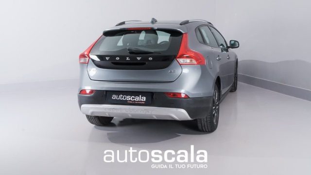 VOLVO V40 Cross Country usata, con Servosterzo
