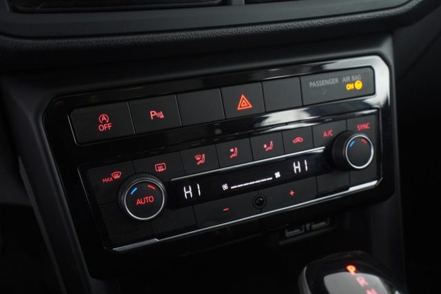 VOLKSWAGEN T-Cross usata 16