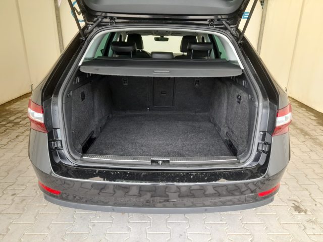 SKODA Superb usata, con Touch screen
