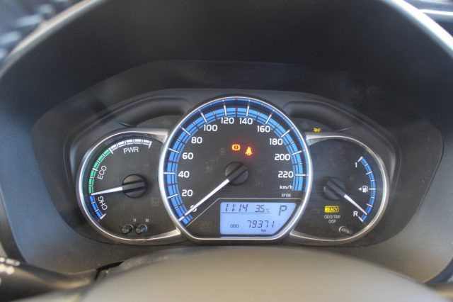 TOYOTA Yaris usata 9