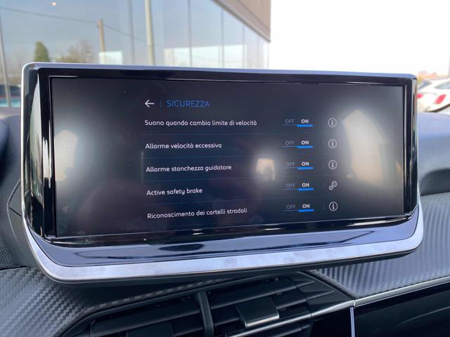PEUGEOT 208 usata, con Touch screen