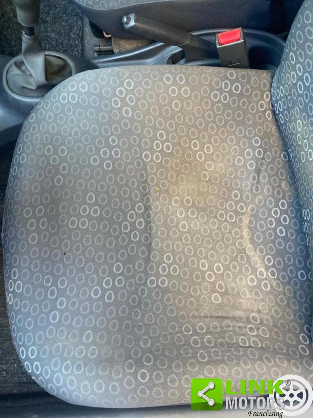 TOYOTA Yaris usata 14