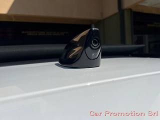 LAND ROVER Defender usata, con USB