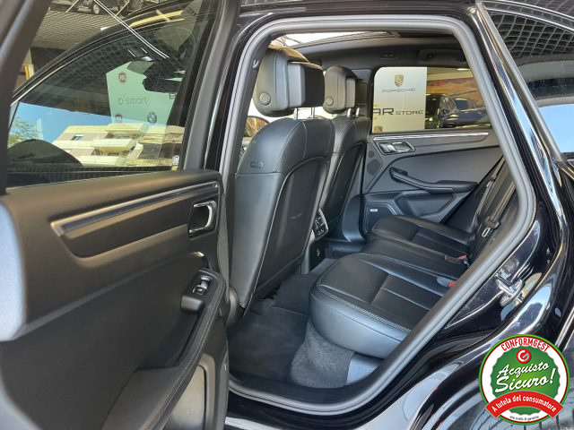 PORSCHE Macan usata, con Park Distance Control