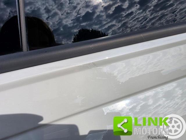 VOLKSWAGEN Taigo usata, con Fari full-led