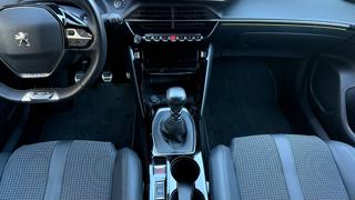 PEUGEOT 2008 usata, con Volante in pelle